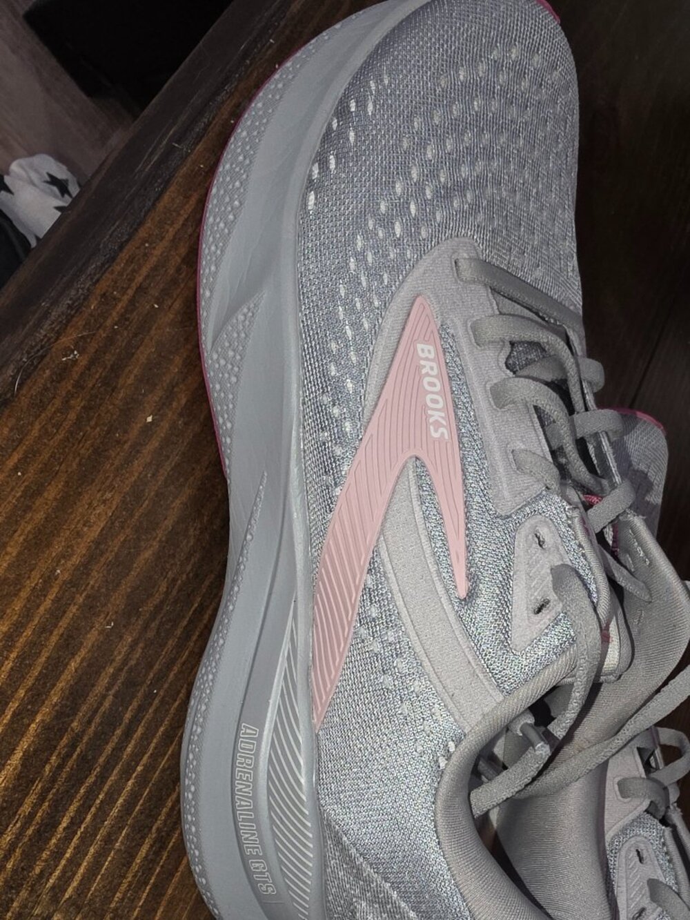 Brooks Adrenaline GTS 24 in Pink & Grey Sz 9.5